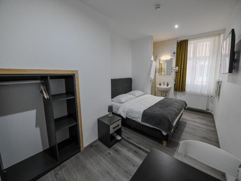 Hotel De France image