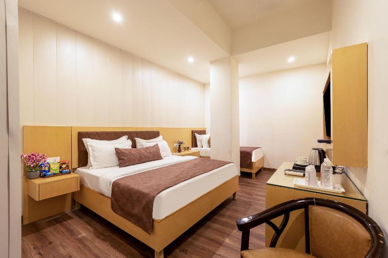 Airport Hotel Tashree image