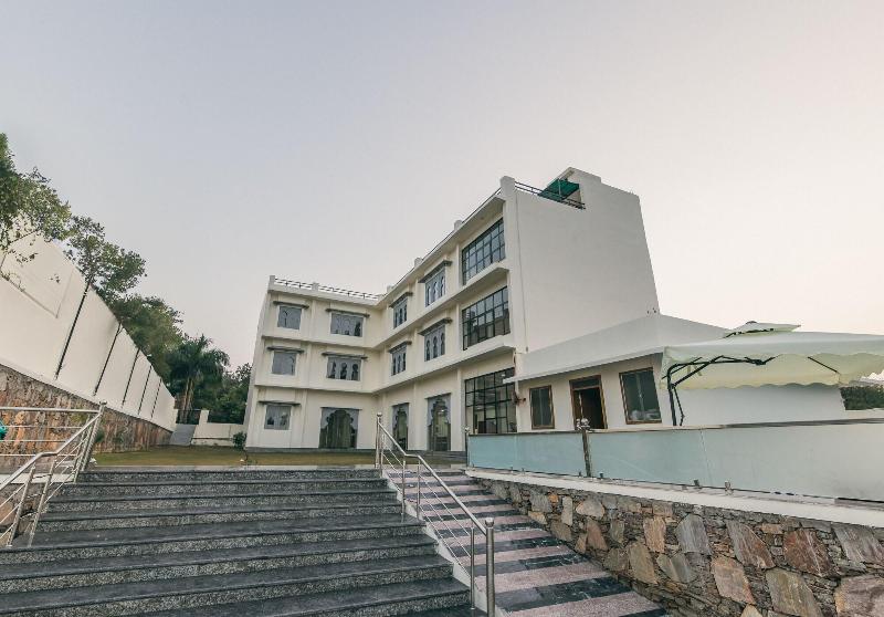 Serenity Hill Resort Spa image