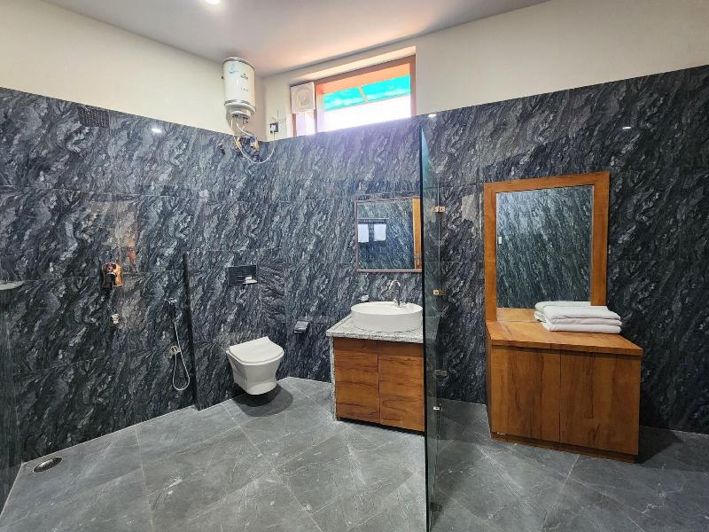 Serenity Hill Resort Spa image