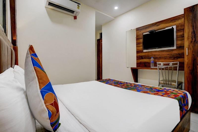Fabexpress Golden Sands Inn image