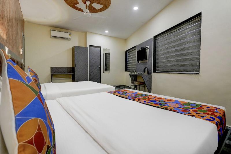 Fabexpress Golden Sands Inn image