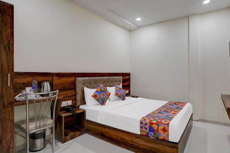 Fabexpress Golden Sands Inn image