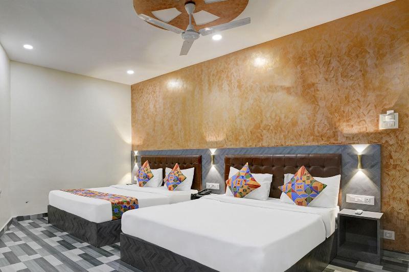 Fabexpress Golden Sands Inn image