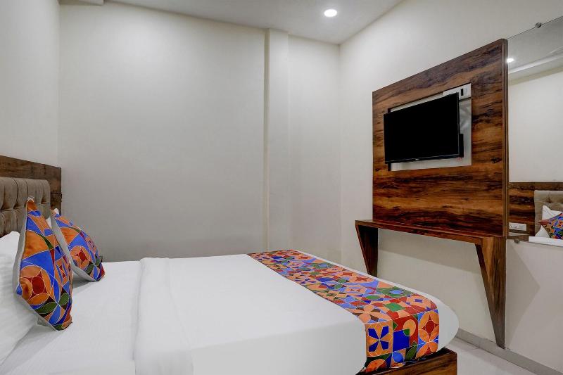 Fabexpress Golden Sands Inn image