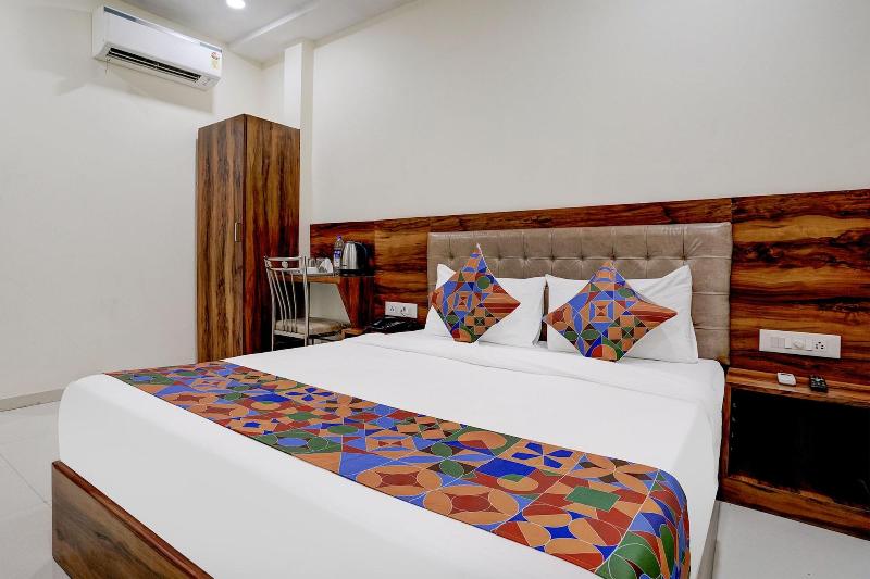 Fabexpress Golden Sands Inn image