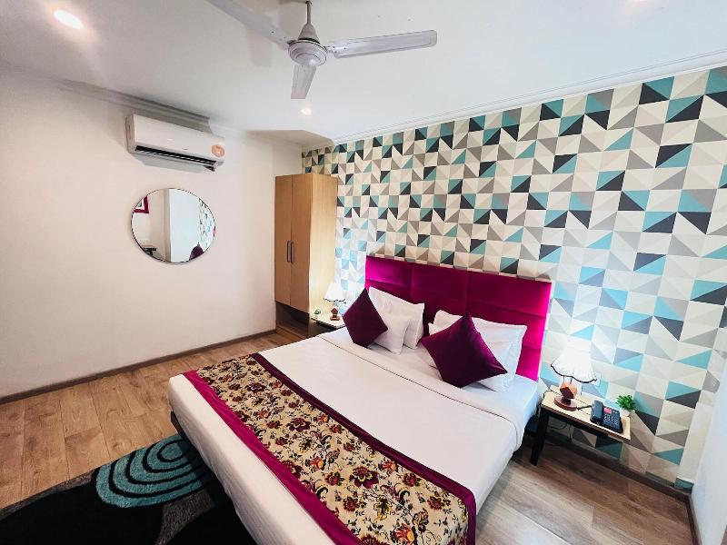 Qotel Chattarpur image