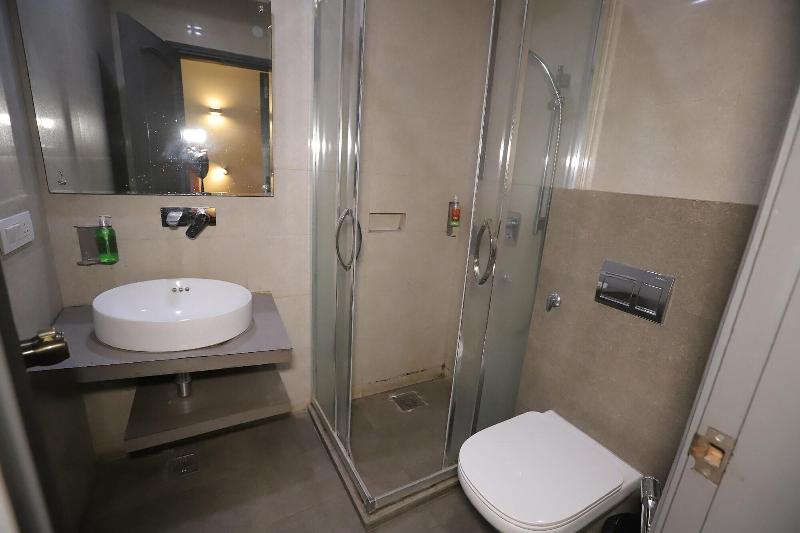 Qotel Chattarpur image