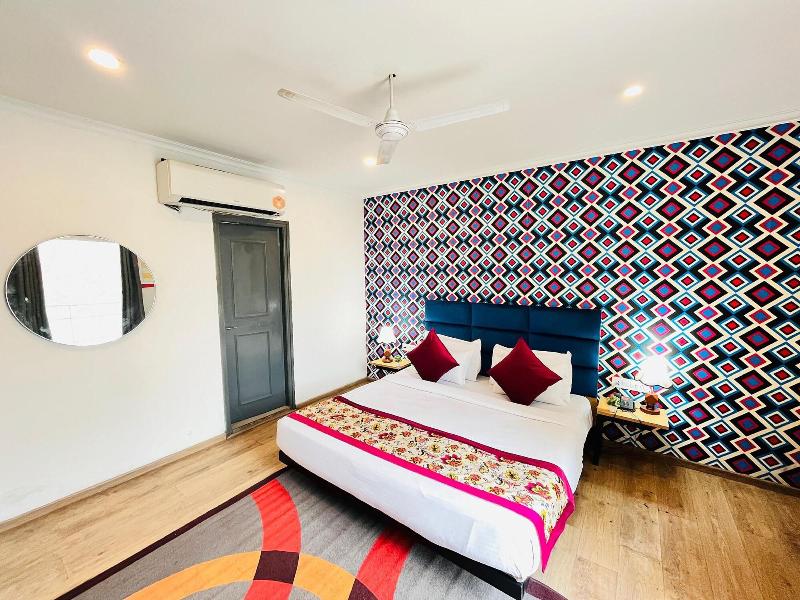 Qotel Chattarpur image