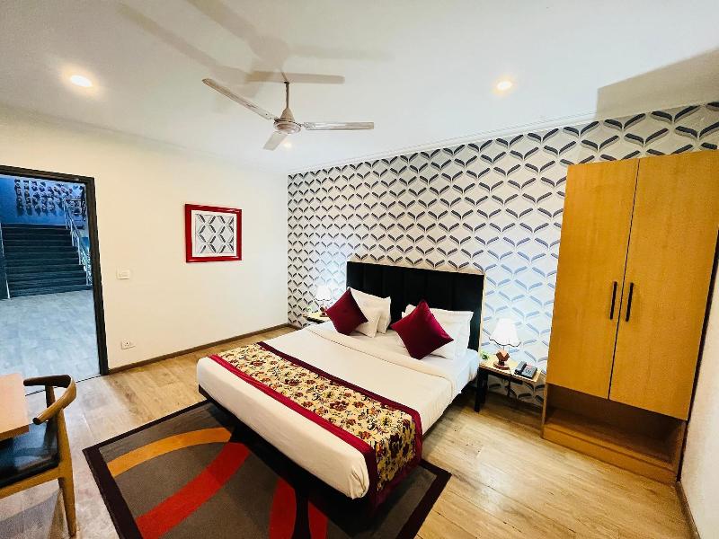 Qotel Chattarpur image