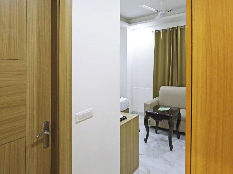 Hotel Decent Suites Delhi Airport image