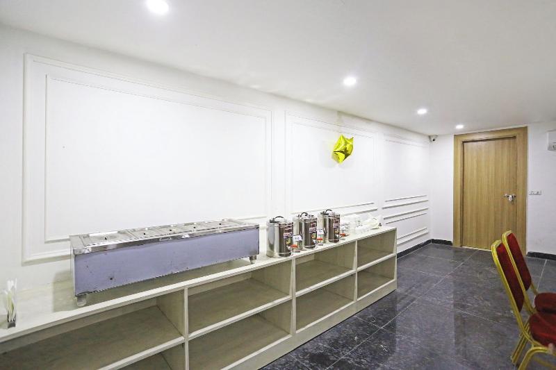 Hotel Decent Suites Delhi Airport image
