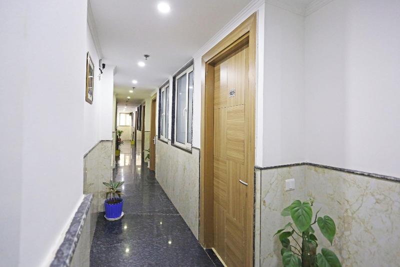 Hotel Decent Suites Delhi Airport image