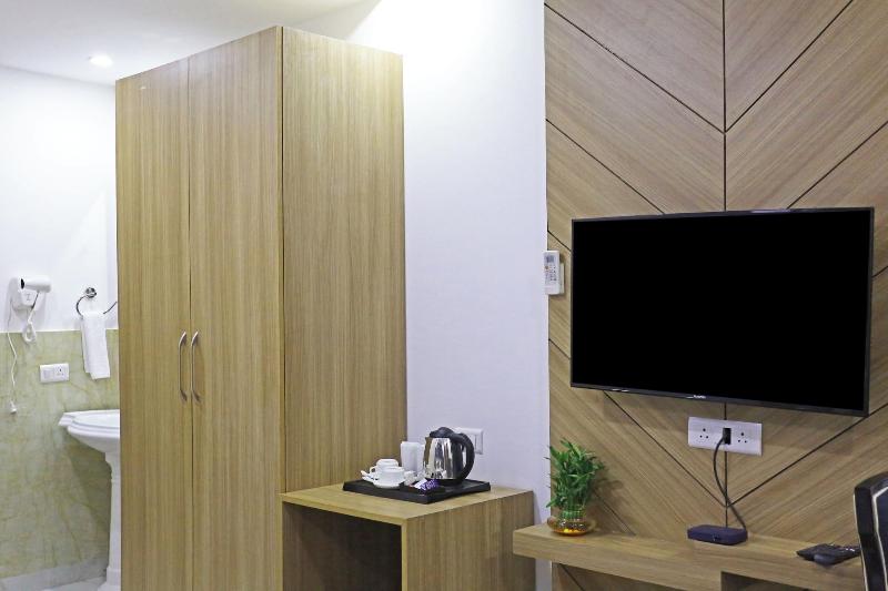 Hotel Decent Suites Delhi Airport image