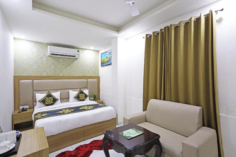Hotel Decent Suites Delhi Airport image