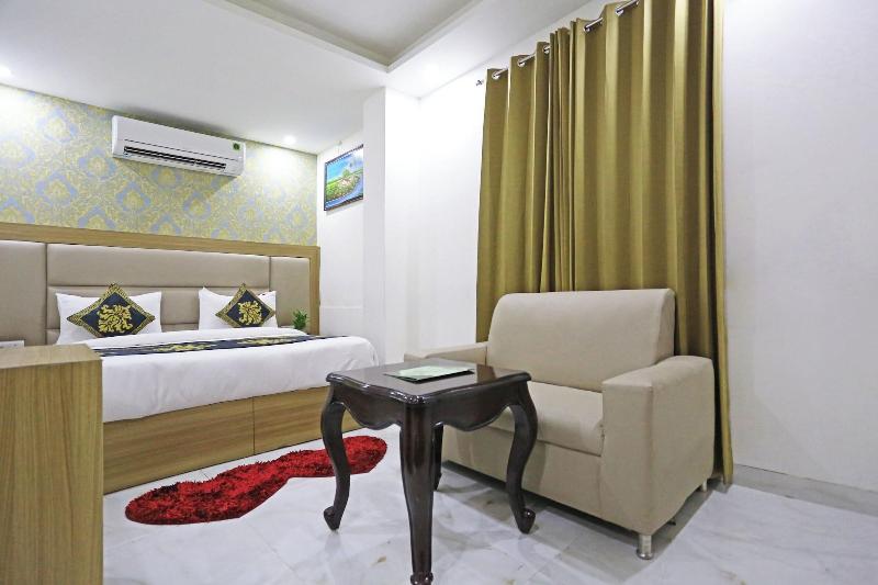 Hotel Decent Suites Delhi Airport image