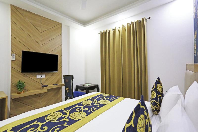 Hotel Decent Suites Delhi Airport image