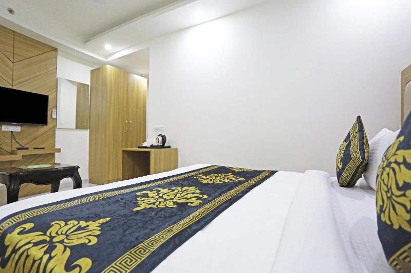 Hotel Decent Suites Delhi Airport image