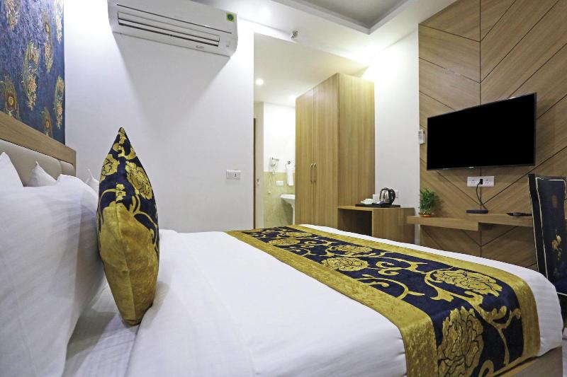 Hotel Decent Suites Delhi Airport image