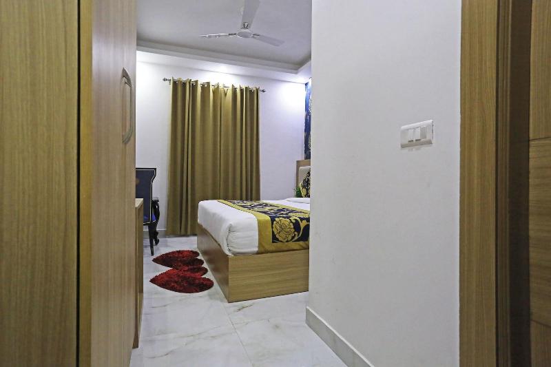 Hotel Decent Suites Delhi Airport image