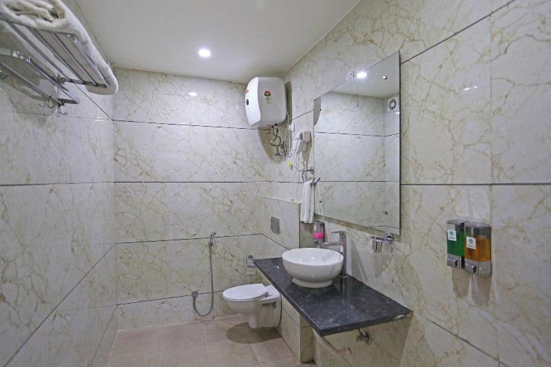 Hotel Decent Suites Delhi Airport image