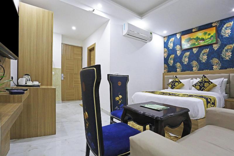 Hotel Decent Suites Delhi Airport image