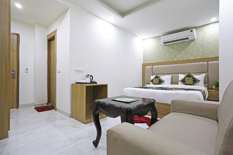 Hotel Decent Suites Delhi Airport image
