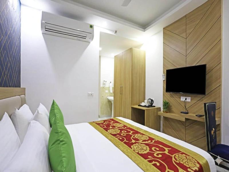 Hotel Decent Suites Delhi Airport image