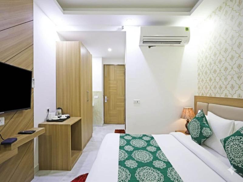 Hotel Decent Suites Delhi Airport image