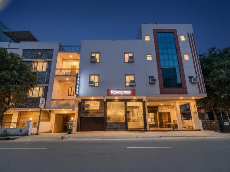 Fabhotel Gross Inn Suites image
