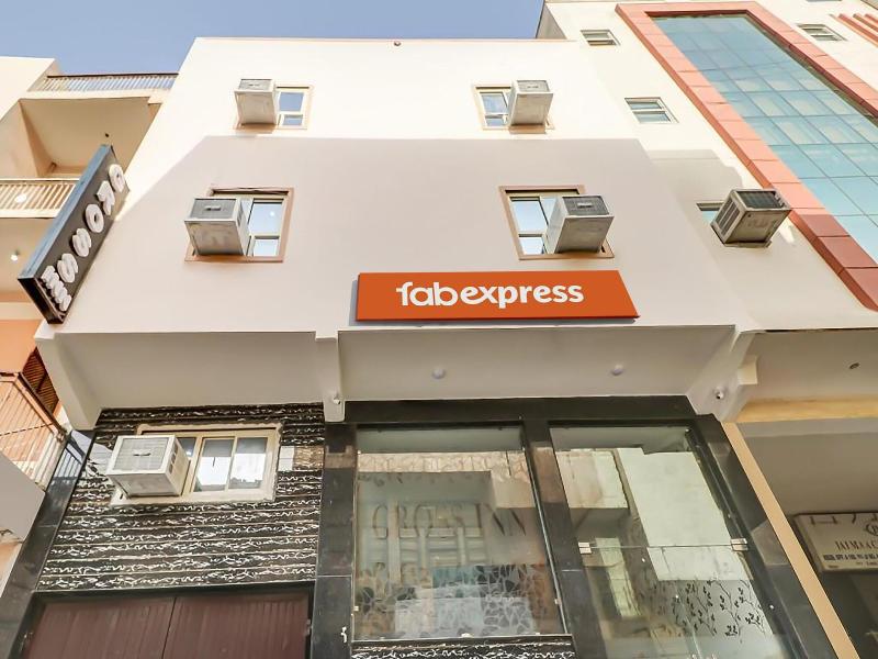 Fabhotel Gross Inn Suites image