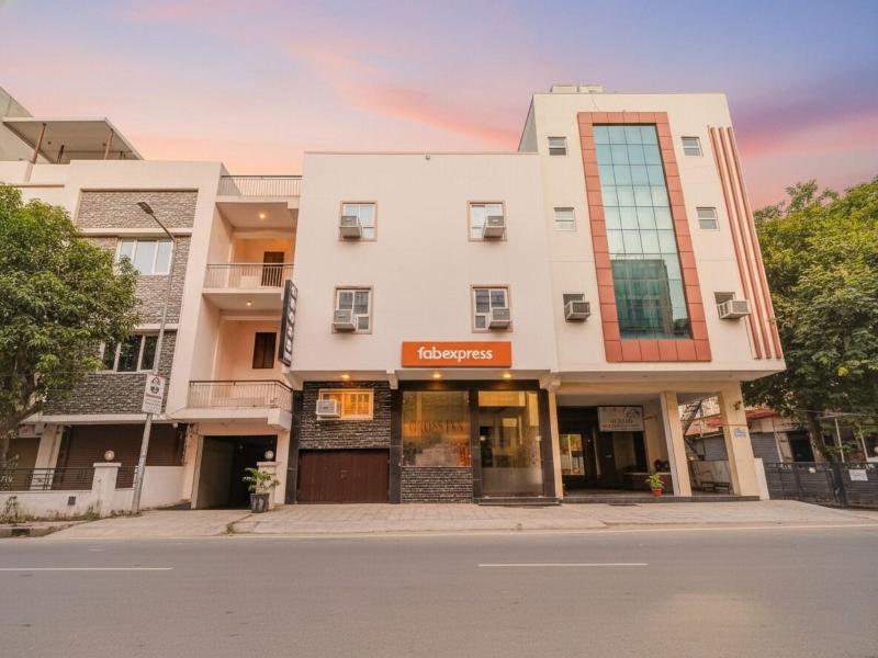 Fabhotel Gross Inn Suites image