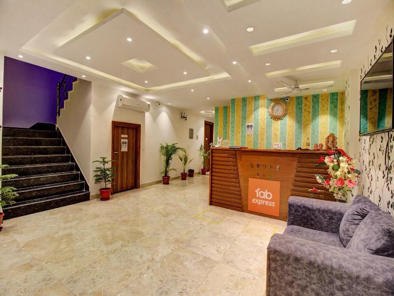 Fabhotel Gross Inn Suites image