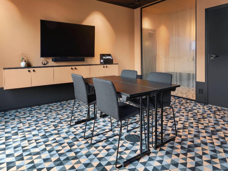 Clarion Hotel Karlatornet image