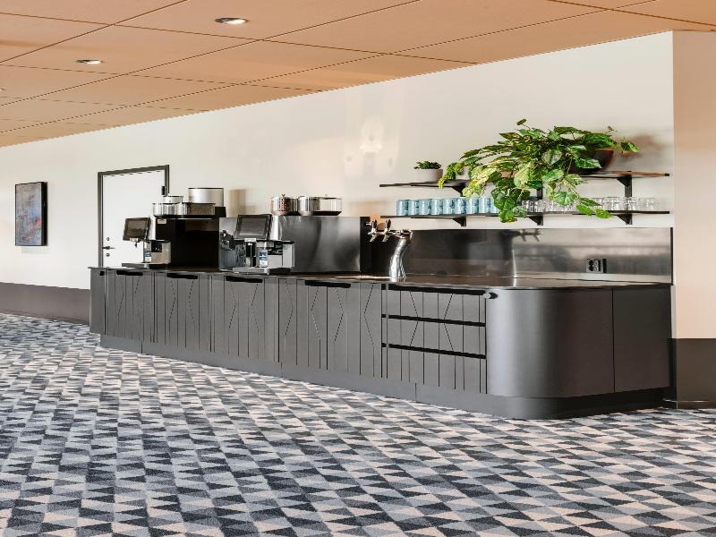 Clarion Hotel Karlatornet image