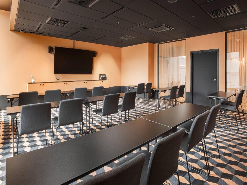 Clarion Hotel Karlatornet image