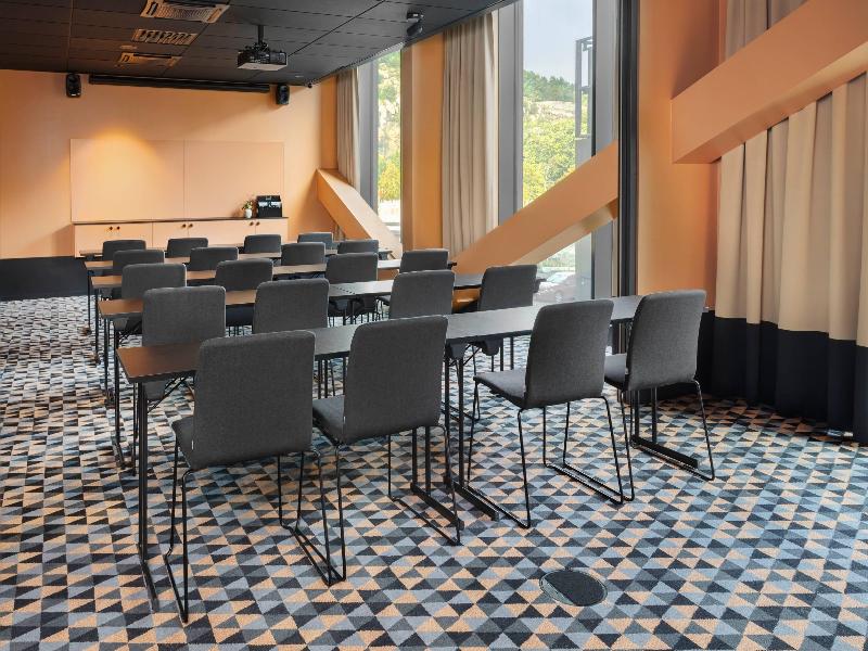 Clarion Hotel Karlatornet image