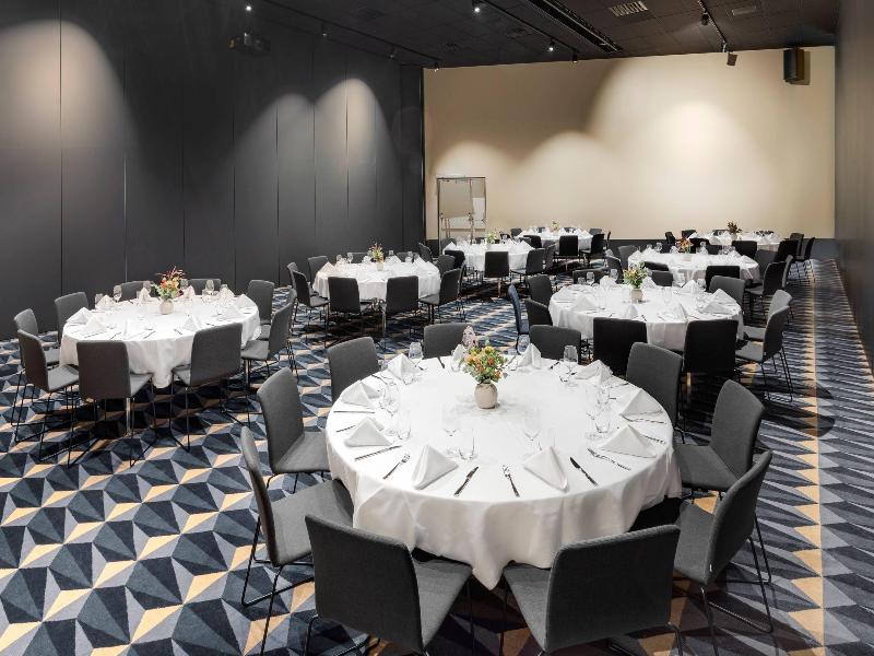 Clarion Hotel Karlatornet image