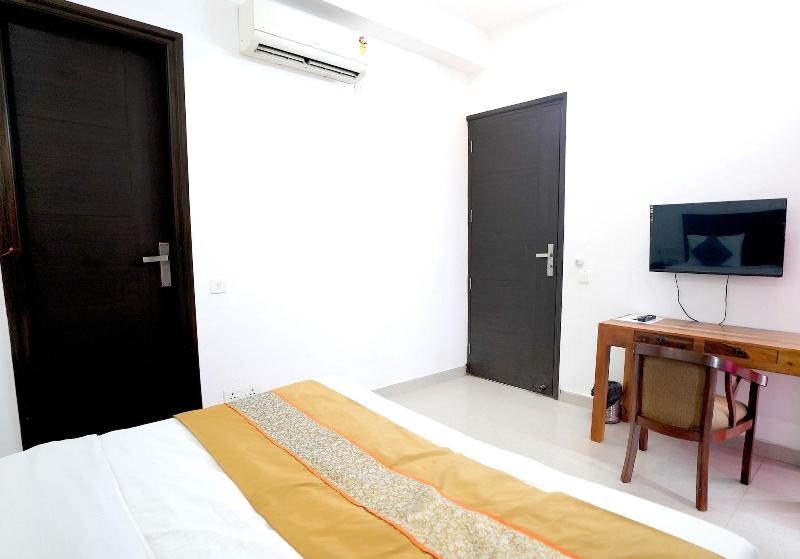 Gupta Residency Near Noida Sector 50 Metro Station image