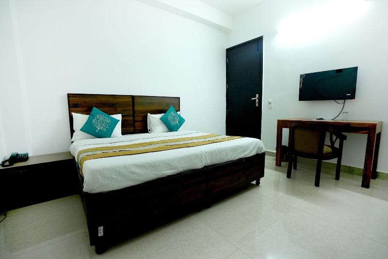 Gupta Residency Near Noida Sector 50 Metro Station image