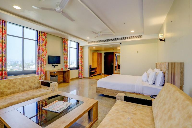 Hotel Shree Nanda image