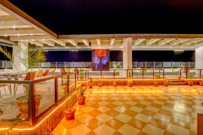 Hotel Shree Nanda image