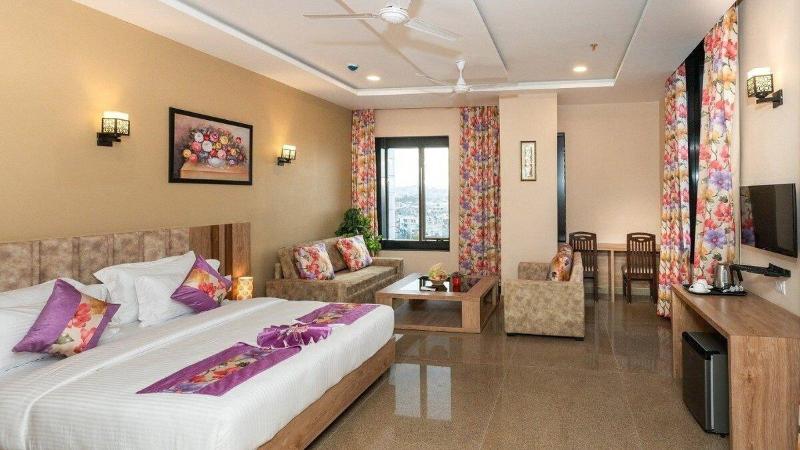 Hotel Shree Nanda image