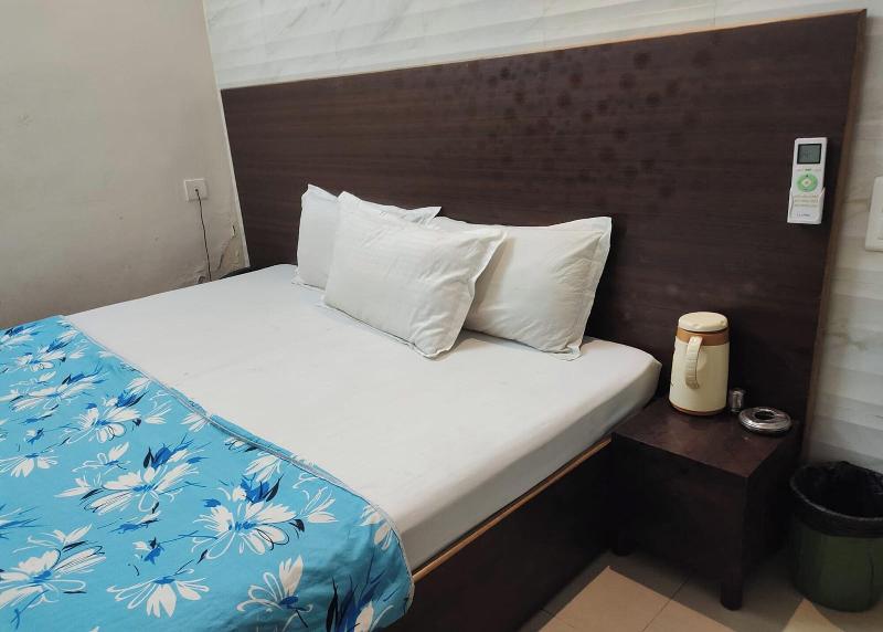 Hotel Purohit image