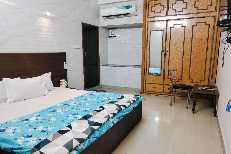 Hotel Purohit image