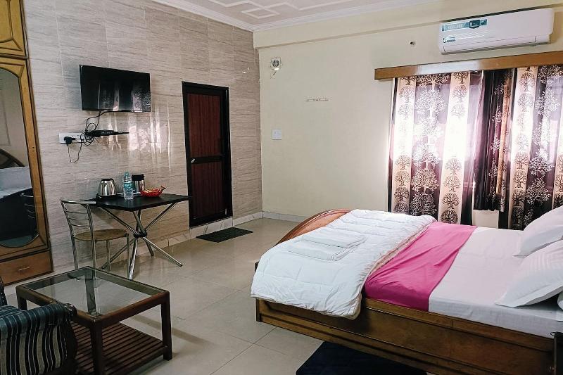 Hotel Purohit image