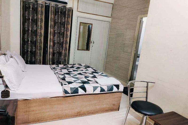 Hotel Purohit image