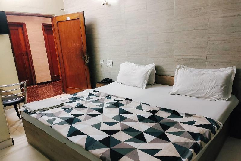 Hotel Purohit image