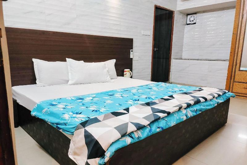 Hotel Purohit image