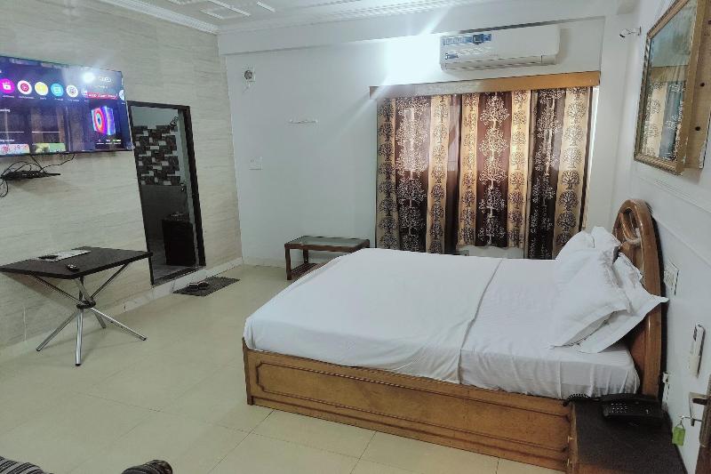 Hotel Purohit image
